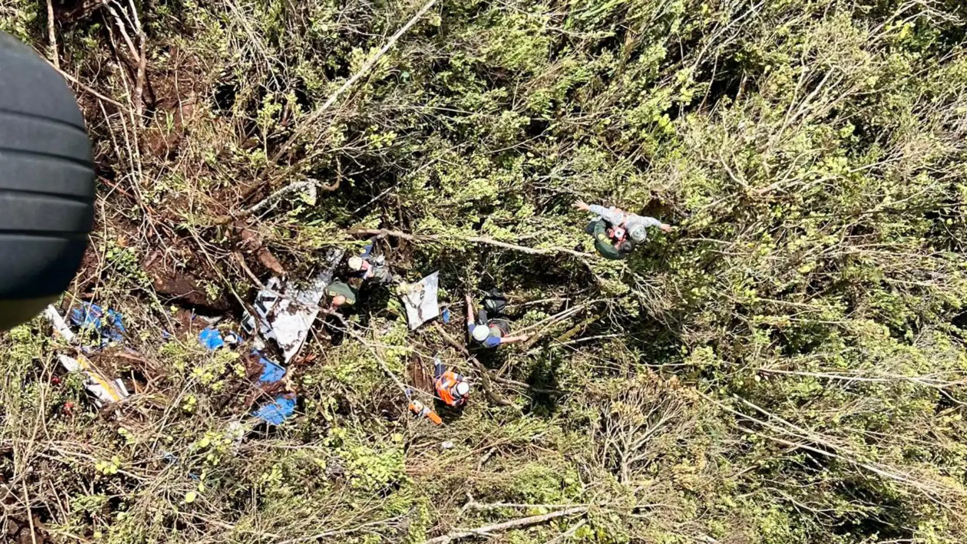 Las críticas condiciones para la extracción de los cuerpos del trágico accidente aéreo en Antioquia