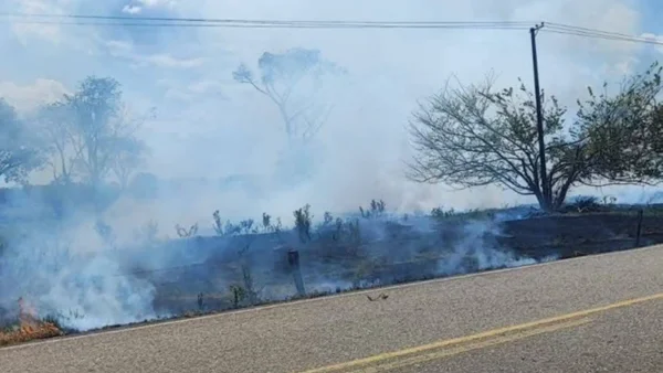 Artefacto explosivo que pertenecería al ELN desató fuerte incendio en Tame, Arauca Artefacto explosivo que pertenecería al ELN desató fuerte incendio en Tame, Arauca