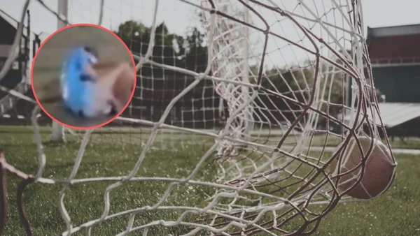 El arquero que murió tras atajar un penalti: video de la tragedia que conmueve al mundo del fútbol El arquero que murió tras atajar un penalti: video de la tragedia que conmueve al mundo del fútbol