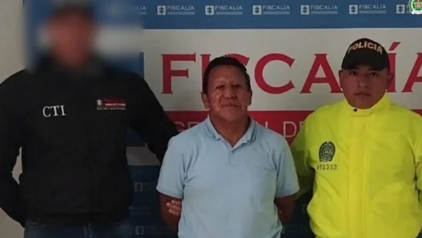 Profesor habría abusado a estudiantes durante cinco años en los baños y salones de un colegio Profesor habría abusado a estudiantes durante cinco años en los baños y salones de un colegio