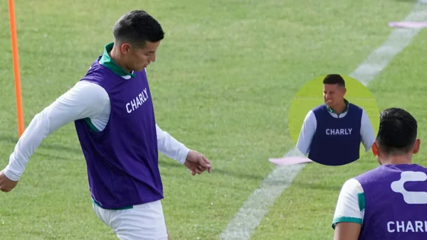 Susto en el entrenamiento de León con James: una molestia en su pierna encendió las alarmas