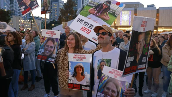 Confirman la liberación de tres rehenes en el inicio de la tregua entre Israel y Hamás