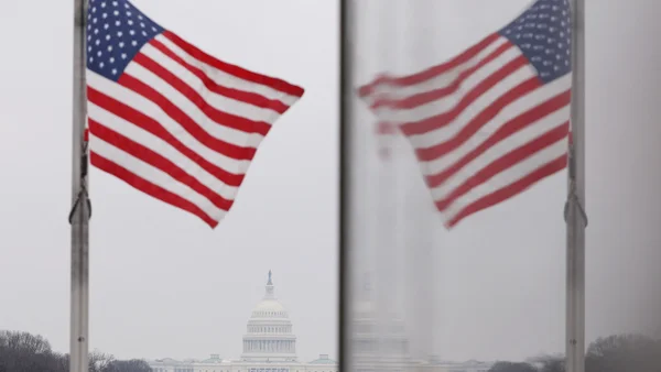 ¿Cuándo entrará en vigencia la orden para eliminar el derecho a la ciudadanía por nacimiento en EE.UU.?