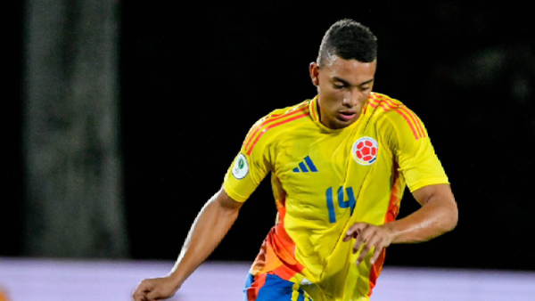 ¡El palo le dijo que no a Colombia!: video del potente remate de Jordan Barrera