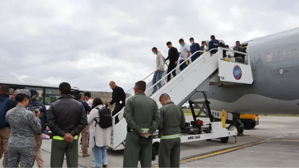 Aterrizó en Colombia tercer vuelo con connacionales deportados desde EE. UU.