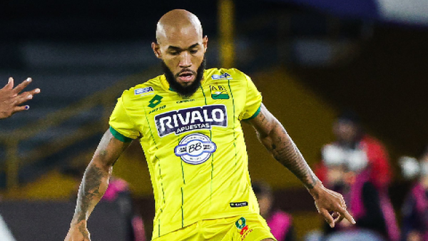 Fredy Hinestroza vio la roja en la Superliga y le complicó la final a Bucaramanga: video