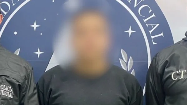 Este hombre abusó sexualmente y asesinó a su hijastro de 17 meses: pretendía esconderse en Estados Unidos