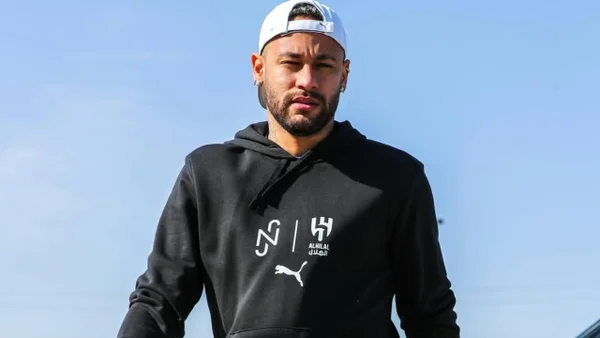 Neymar arribó a Brasil y será presentado con el Santos de manera oficial