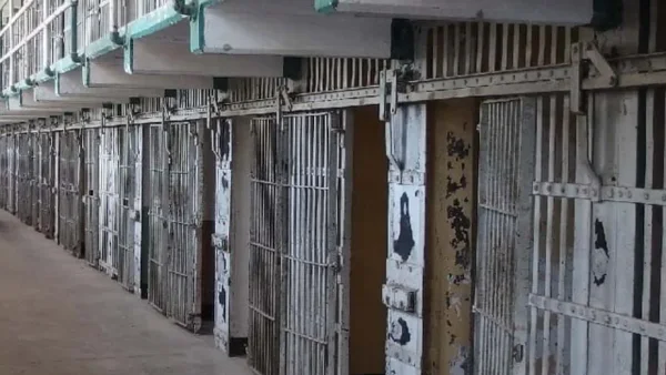 Cárcel para dos sujetos que agredieron a una patrullera de la Policía Nacional en Bogotá