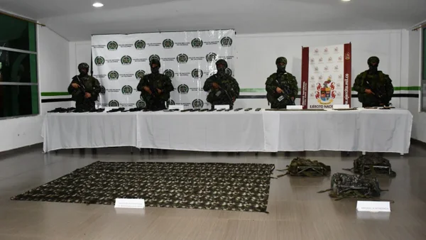 Golpe a las disidencias de 'Iván Mordisco en Guaviare: dos bajas, una captura y seis menores recuperados Golpe a las disidencias de 'Iván Mordisco en Guaviare: dos bajas, una captura y seis menores recuperados