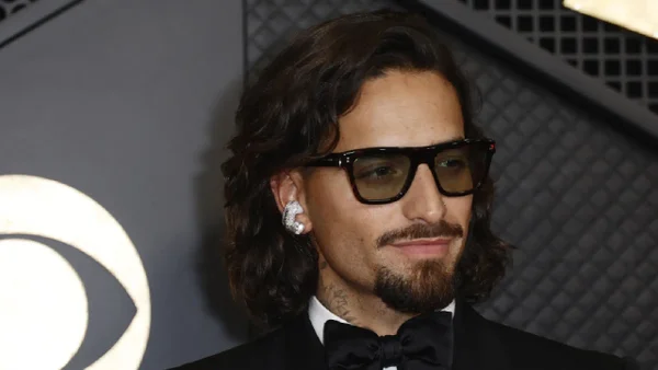 FOTOS: Maluma comparte con sus seguidores su proceso de 'introspección'