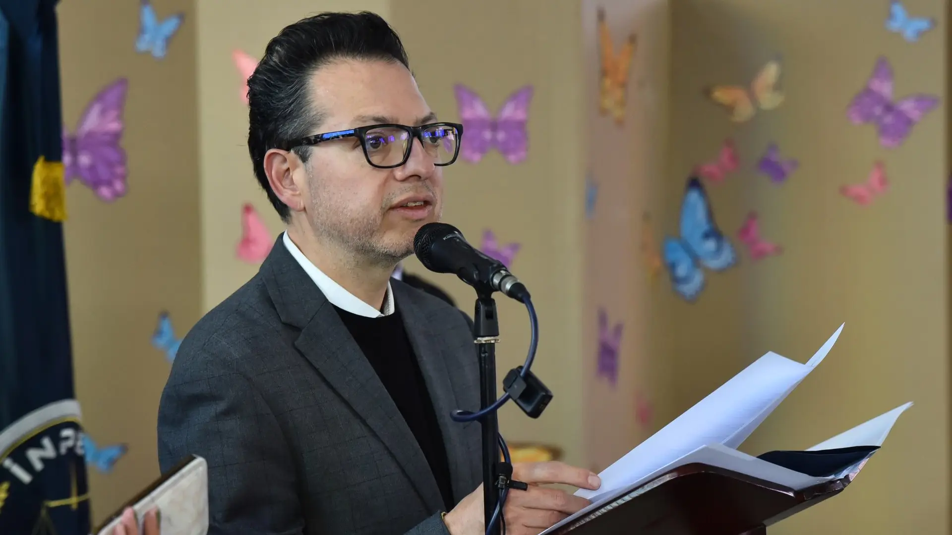 Renuncia Juan David Correa al Ministerio de Cultura.