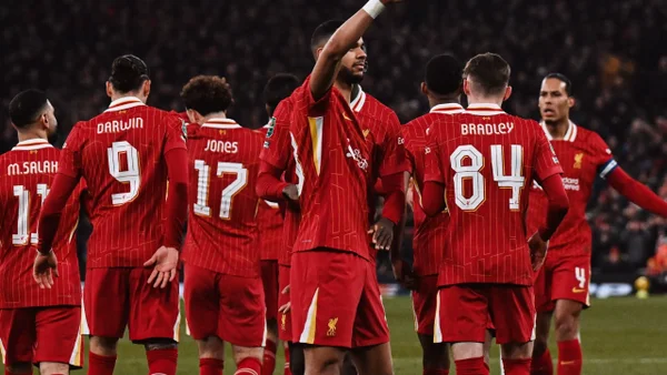 Liverpool goleó al Tottenham y jugará una nueva final en el fútbol inglés