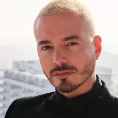 J Balvin se quiebra en lágrimas tras su emotivo concierto en Medellín