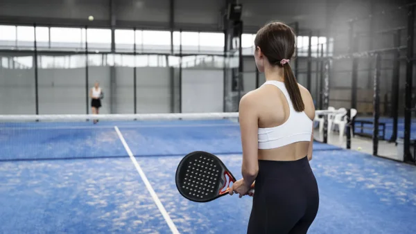 ¿Contagiado por la fiebre del pádel? Descubra dónde jugar en Bogotá en 2025