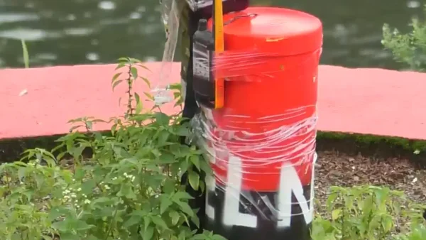 En video: este es el explosivo instalado por el ELN y que permanece en un parque de Chocó