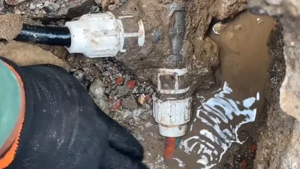 Cinco hoteles en Bogotá dejaron de pagar $1.200 millones en agua por presuntos fraudes