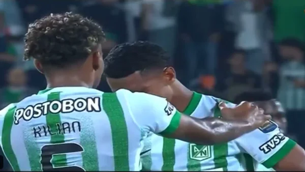 Canterano de Nacional rompió en llanto tras su debut en el Atanasio Canterano de Nacional rompió en llanto tras su debut en el Atanasio