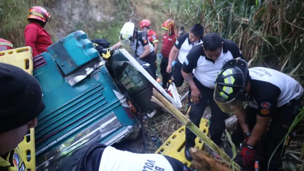 Accidente de tráfico en Guatemala dejó 51 muertos: bus cayó a precipicio Accidente de tráfico en Guatemala dejó 51 muertos: bus cayó a precipicio