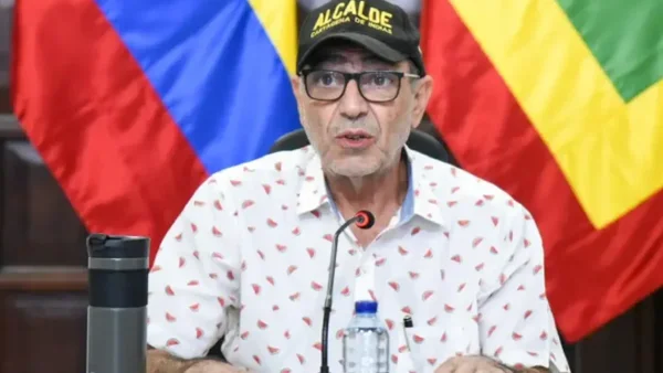 Suspenden e inhabilitan a exalcalde de Cartagena por proferir públicamente expresiones grotescas Suspenden e inhabilitan a exalcalde de Cartagena por proferir públicamente expresiones grotescas