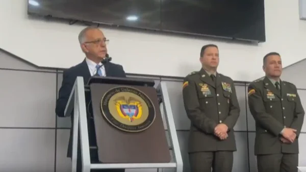 Ministro de Defensa presentó oficialmente al nuevo director y subdirector de la Policía Nacional