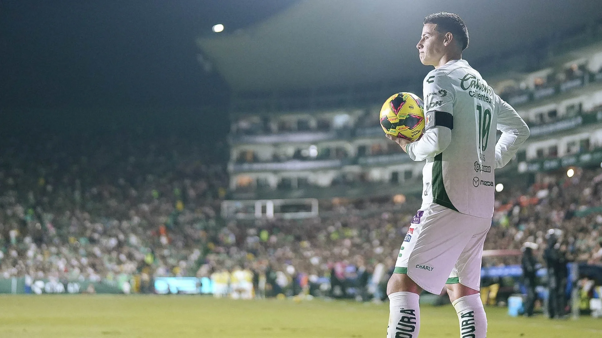 James Rodríguez ausente con León