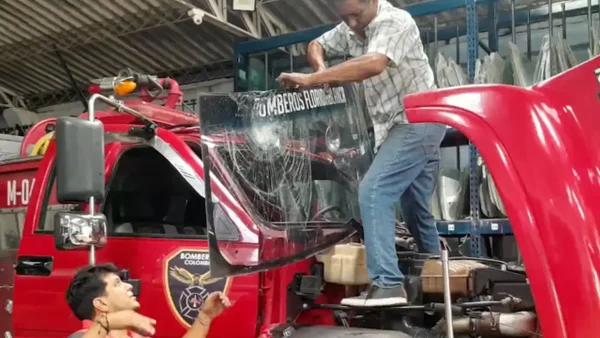 Ataque a cuerpo de Bomberos en Santander dejó un uniformado herido