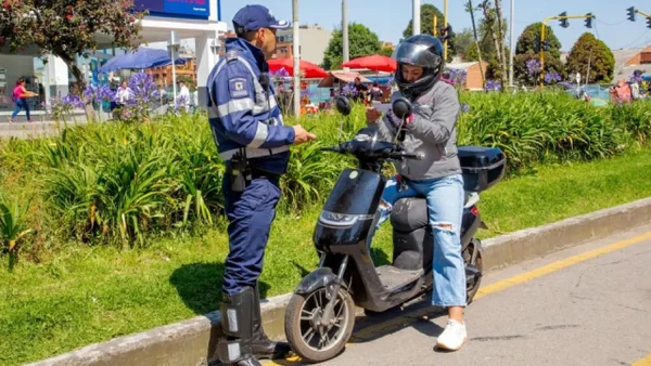 Los requisitos que debe cumplir un ciclomotor para circular en Colombia sin ser inmovilizado Los requisitos que debe cumplir un ciclomotor para circular en Colombia sin ser inmovilizado