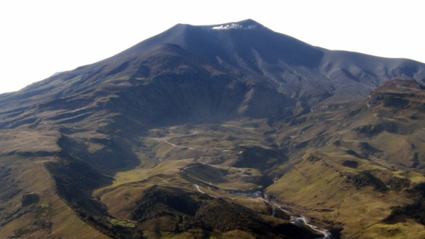 Volcán Puracé registró “señal sísmica continua”: ¿qué significa?