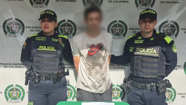 Menor de 17 años escapó de un presunto violador que entró por la ventana de su casa en Medellín Menor de 17 años escapó de un presunto violador que entró por la ventana de su casa en Medellín