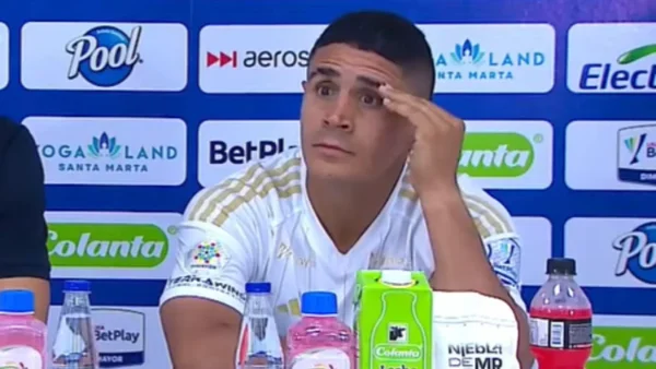 Daniel Cataño no pudo creer la pregunta que le hicieron en rueda de prensa y ni respondió