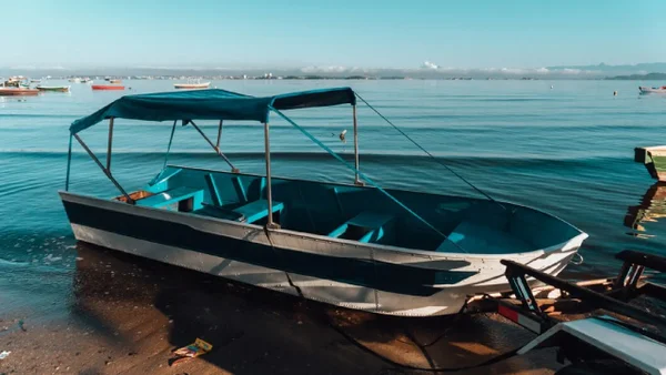 Embarcación con migrantes colombianos y panameños naufragó en aguas de Panamá