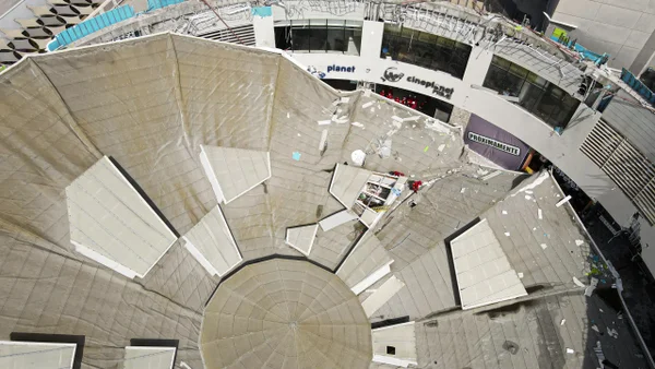 Sigue la búsqueda de víctimas tras desplome en centro comercial de Perú: van seis muertos Sigue la búsqueda de víctimas tras desplome en centro comercial de Perú: van seis muertos