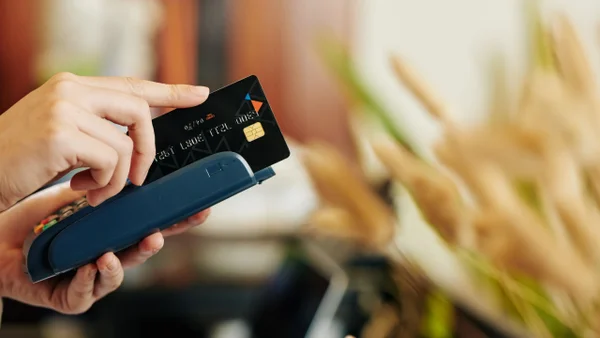 Consejos para evitar deudas excesivas con tarjetas de crédito: tome nota