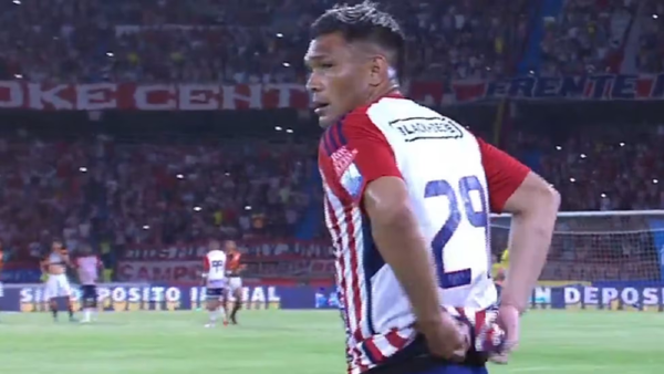 Teófilo Gutiérrez se lució con caño y un 'no look' en su regreso a Junior: video