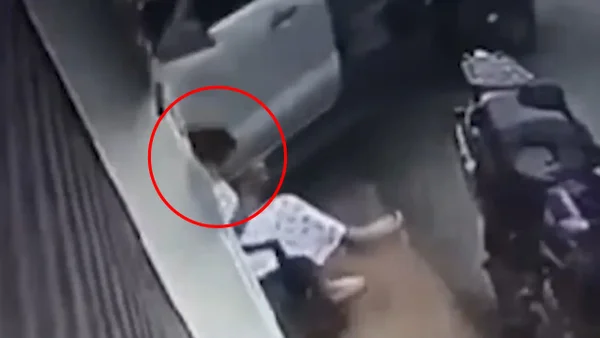 VIDEO | Joven que aprendía a manejar perdió el control y mató a una mujer en Antioquia VIDEO | Joven que aprendía a manejar perdió el control y mató a una mujer en Antioquia