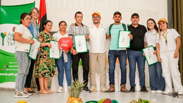 Gobierno entregó 1.282 hectáreas de tierra a campesinos en el Catatumbo