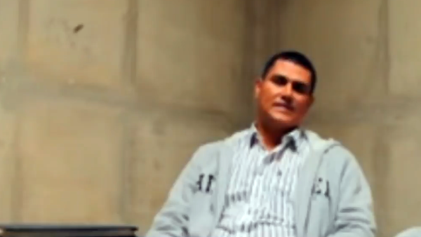 Olvidos y contradicciones: testigo clave en el juicio contra Álvaro Uribe confunde fechas y datos