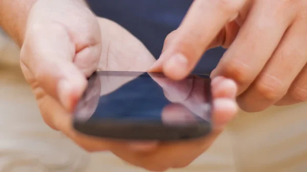 Colombiano habría suplantado a su madre en app de domicilios en EE. UU. para abusar a una cliente