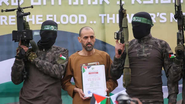 "Las cadenas se clavaban en la carne": rehén en Gaza reveló el calvario que vivió en cautiverio