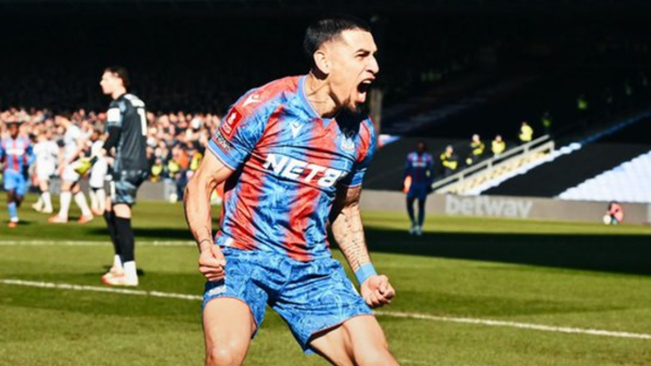 Daniel Muñoz está imparable: nuevo gol con Crystal Palace para triunfo en la FA Cup