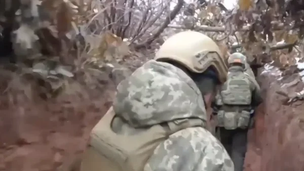 Colombiana viaja hasta Ucrania a buscar el cuerpo de su esposo, quien murió en combate