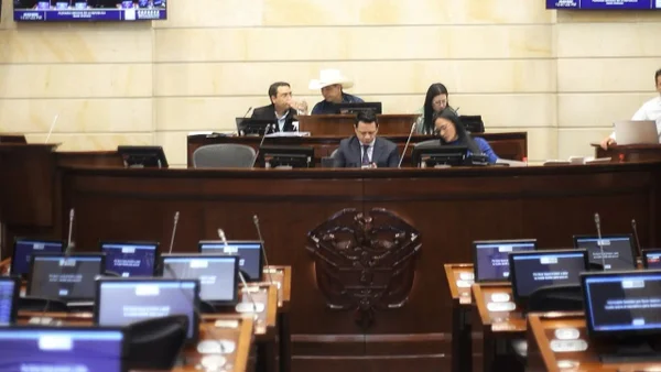 "Será una tortura": senador Ariel Ávila sobre futuro de la reforma a la salud