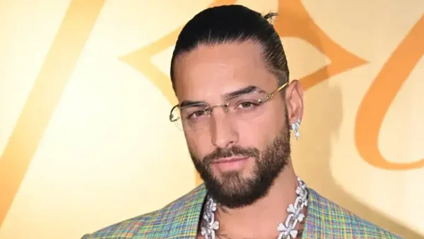 Maluma sufrió un forcejeo en bar en Medellín y recordó el robo de su arete: su reacción sorprendió Maluma sufrió un forcejeo en bar en Medellín y recordó el robo de su arete: su reacción sorprendió