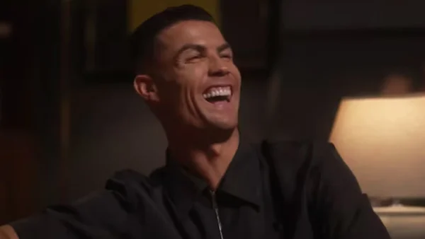 Cristiano Ronaldo llamó “feo” a su ‘doble’ y causó polémica: “No te pareces a mí”