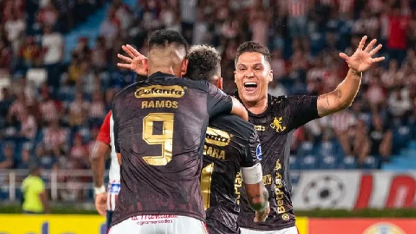 Video: Juan Fernando Quintero se estrenó con espectacular gol en América