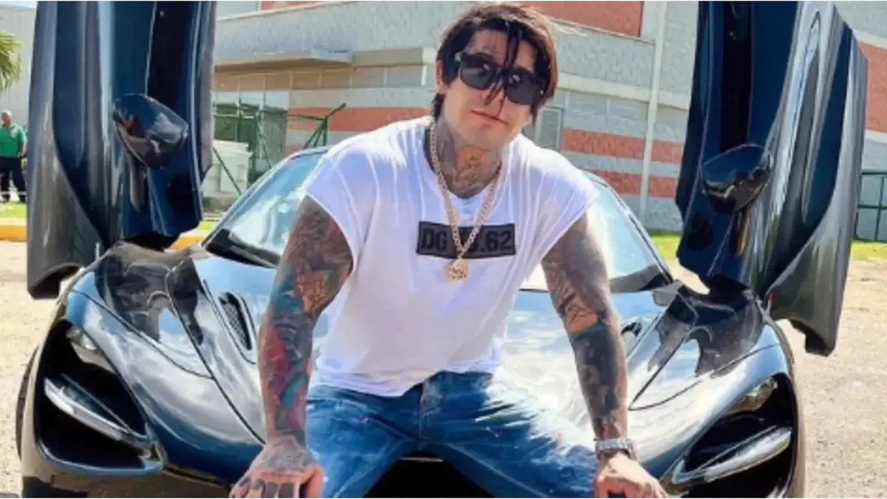 "Está viva de milagro", Yeferson Cossio mostró cómo quedó el carro de su mamá tras fuerte accidente