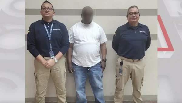 Expulsan a estadounidense con antecedentes de pederastia: base de datos lo delató en aeropuerto