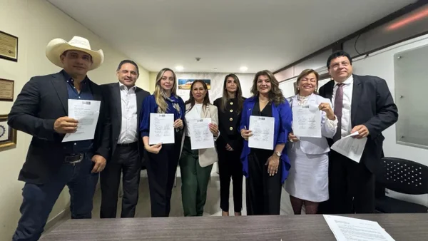 Senadores firmantes de la ponencia de archivo para la reforma laboral denuncian amenazas