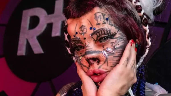 La radical transformación de una joven que quiere ser una “gata zombi”: historia viral La radical transformación de una joven que quiere ser una “gata zombi”: historia viral